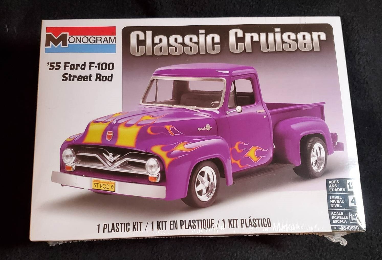 REVELL MONOGRAM 55 FORD F100 STREET ROD - 1/24 - 85-0880