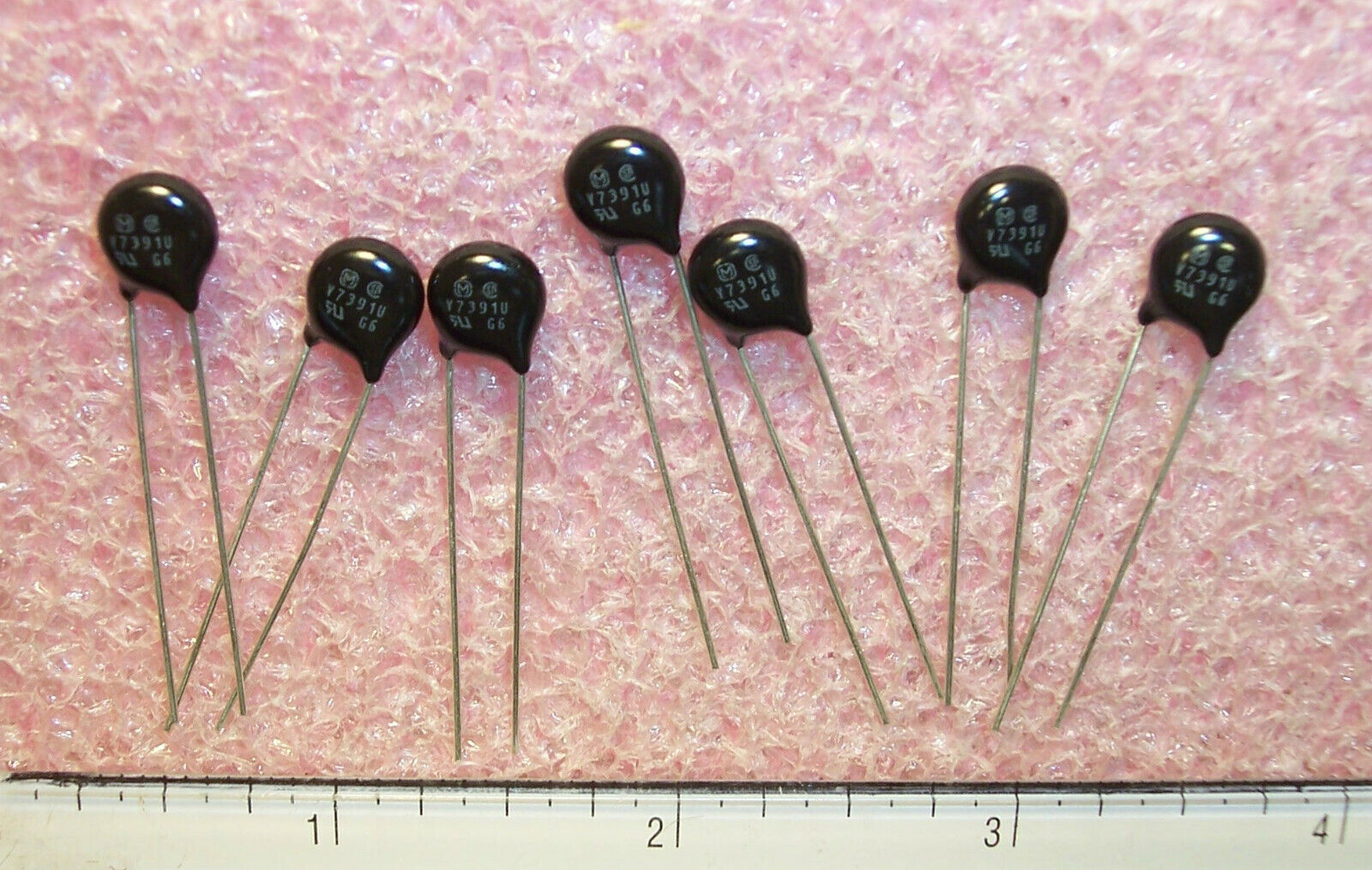 QTY (100) ERZV07D391 PANASONIC 7mm 390V ZNR VARISTORS V7391U QTY (100) ERZV07D391 PANASONIC 7mm 390V ZNR VARISTORS V7391U