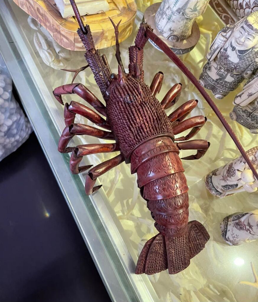 Chinese Redwood Wood 100% Hand Carved lobster Statue 檀木