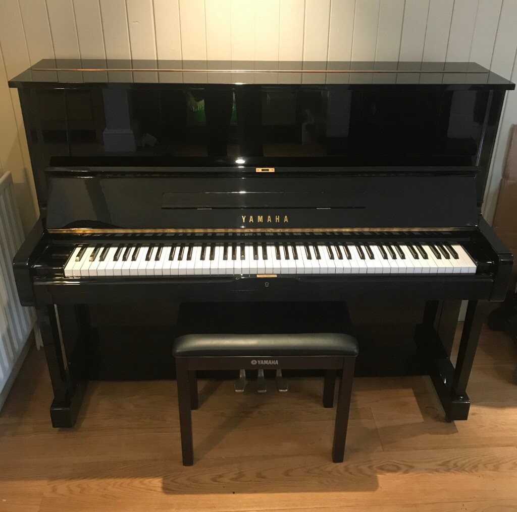U1 Upright Piano, 3 Pedals, WITH YAMAHA STOOL, great condition in