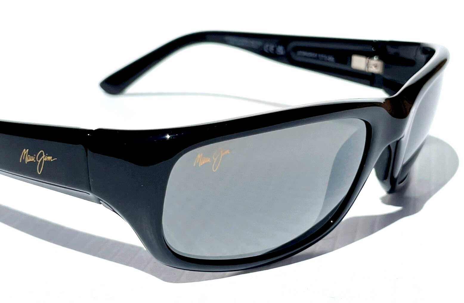 Pre-owned Maui Jim Stingray Gloss Black Polarized Grey Glass Lens Sunglass 103-02 In Gray