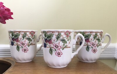 RARE! 3 Pristine MUGS by CHURCHILL of England in BLACKBERRY TRELLIS Holds 8 oz