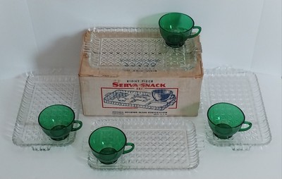Vintage 8pc Anchor Hocking Serva Snack Set Green Cups Clear Trays E200/40 w BOX