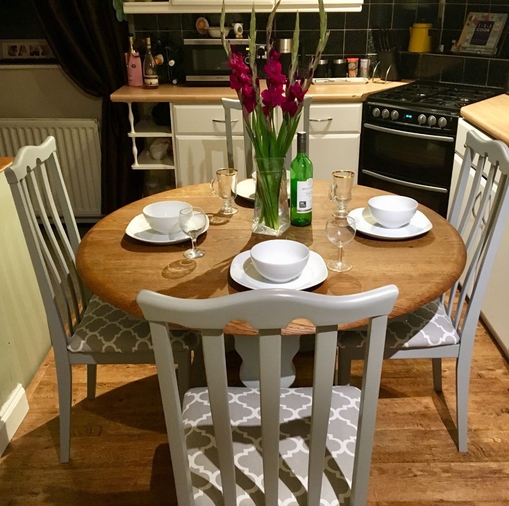 Farmhouse/Country Style Dining Table & Chairs Refurbished in Farrow