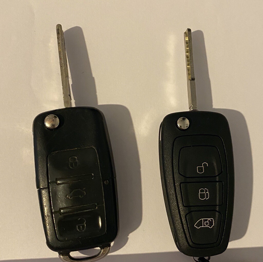 Auto locksmith ,Car Key Replacement, Programming, Spare Key Cutting Or