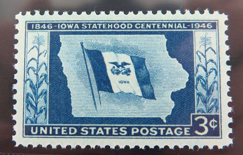 TATRAS ECUE エキューNAVY/40 Plunge Shiny Tank Top | Ardene