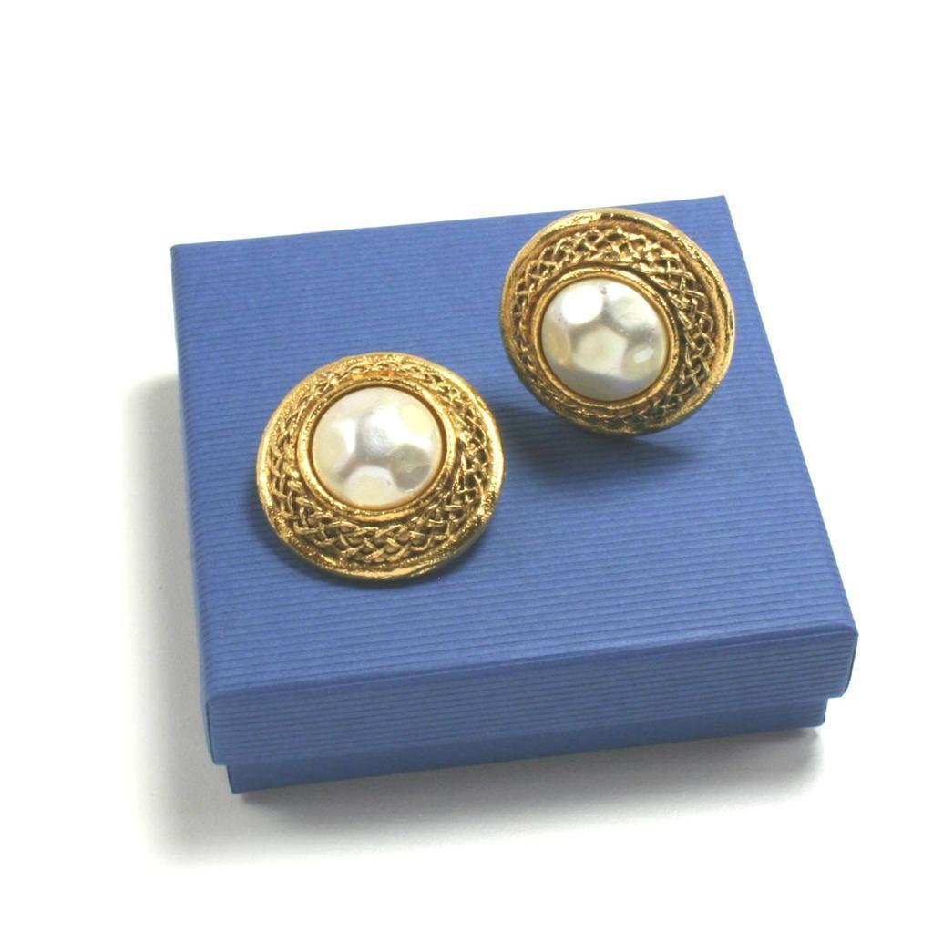 CHANEL Fashion Studs