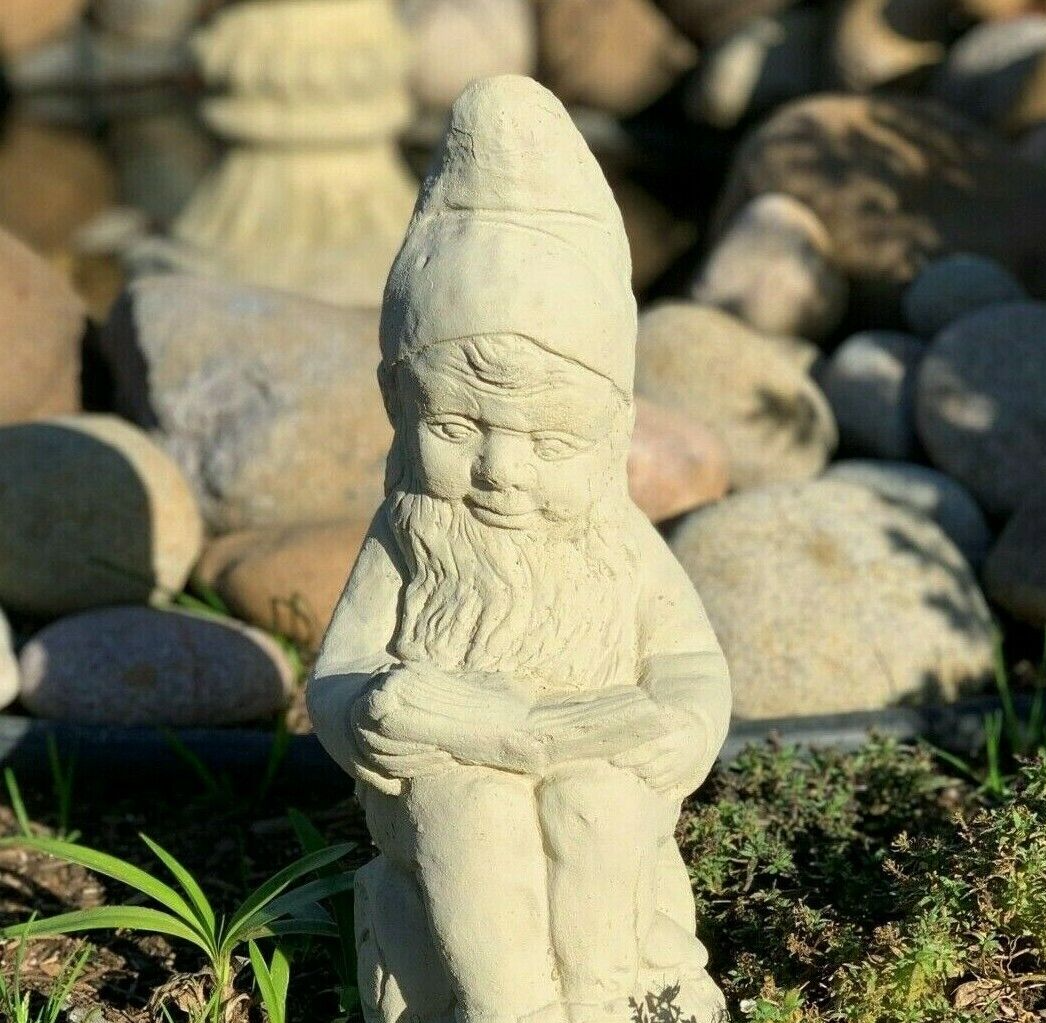 VINTAGE READING GNOME STATUE Cement Concrete Outdoor Garden Patio Lawn Figurine