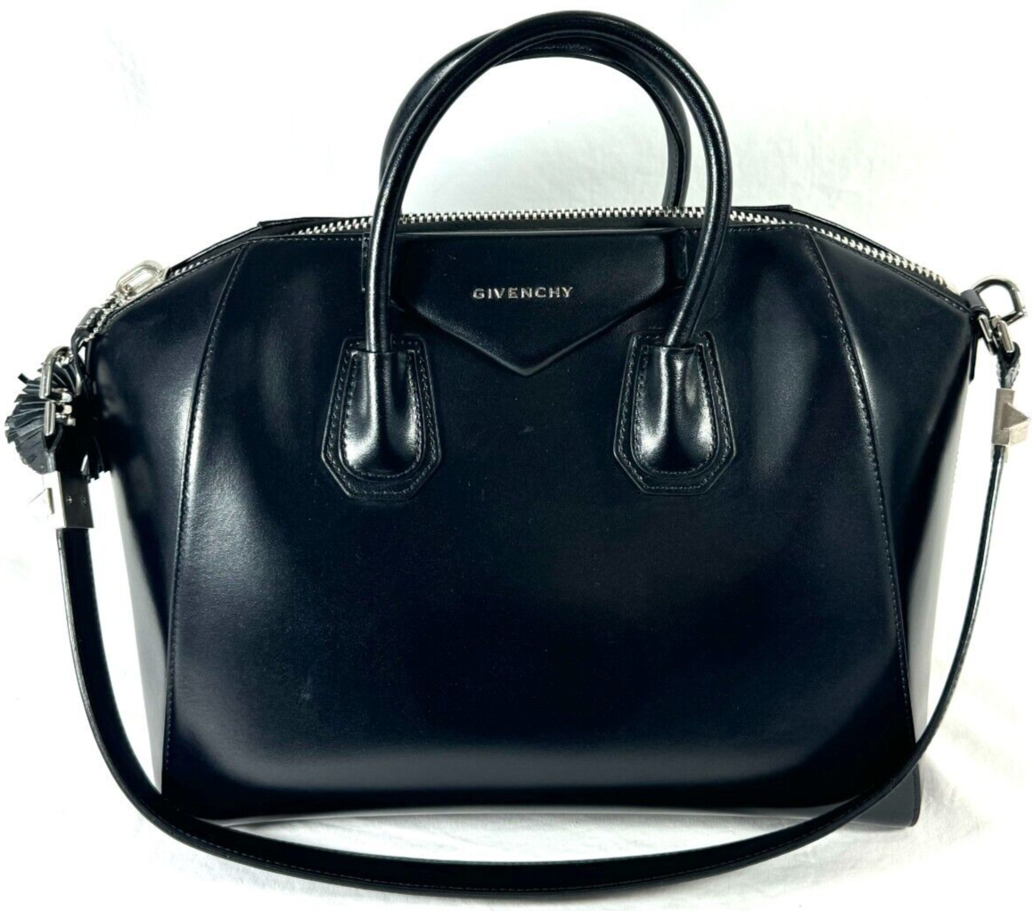 ハンドバッグ GIVENCHY 'Antigona' medium handbag Medium Antigona bag in - black | Givenchy US