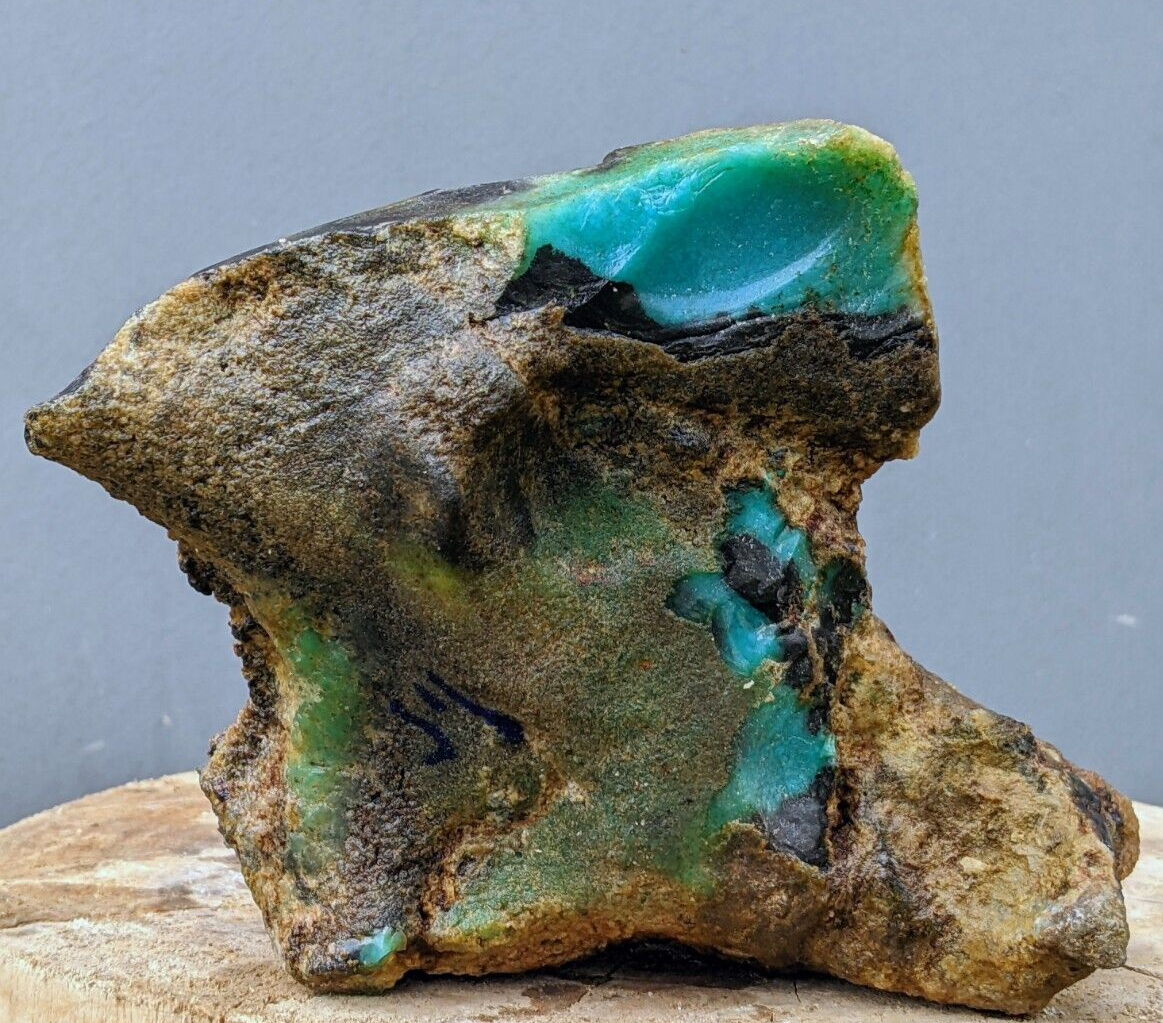 1050 grams Authentic Indonesian Bacan Stone – Premium