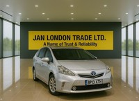 2013 Toyota Prius+ 1 790 CC  TOYOTA PRIUS ALPHA Hybrid