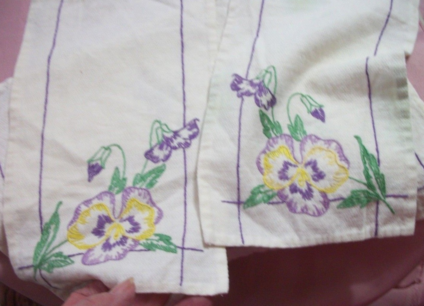 VINTAGE HAND EMBROIDERED 3 PIECE VANITY / DRESSER SET  PRETTY PANSIES