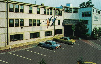 US ME Freeport Maine LL Bean founded 1912 by hunter & fisherman Leon Leonwood!!!