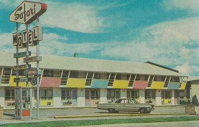 US WI Milwaukee 1960s MID CENTURY MODERN MOTEL ERA FUN at The Safari Motel!!!