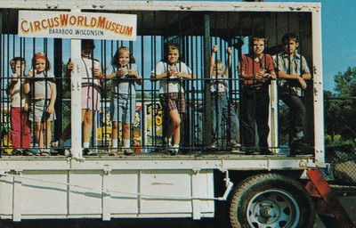 US WI Baraboo CIRCUS WORLD MUSEUM KIDS IN A GORILLA CAGE CIRCUS WAGON!