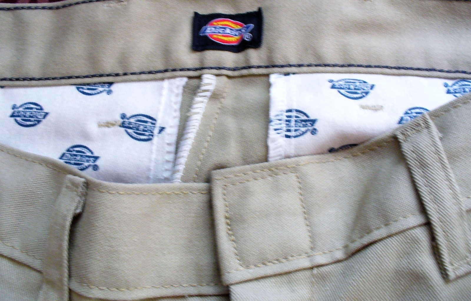 NEW DICKIES YOUNG MEN'S FLAT FRONT CLASSIC FIT KHAKI SHORTS SIZE 30