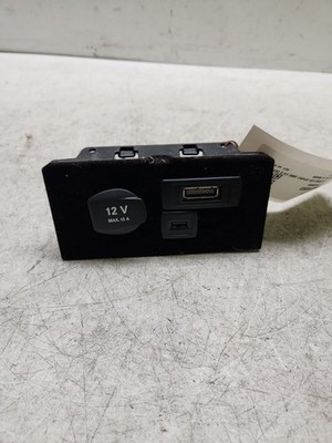 MERCEDES CLS W218 AUX USB INPUT SOCKETS A2188210311 2011-2014