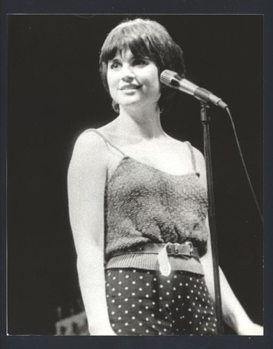 1970s LINDA RONSTADT Live Concert On Stage Vintage Original