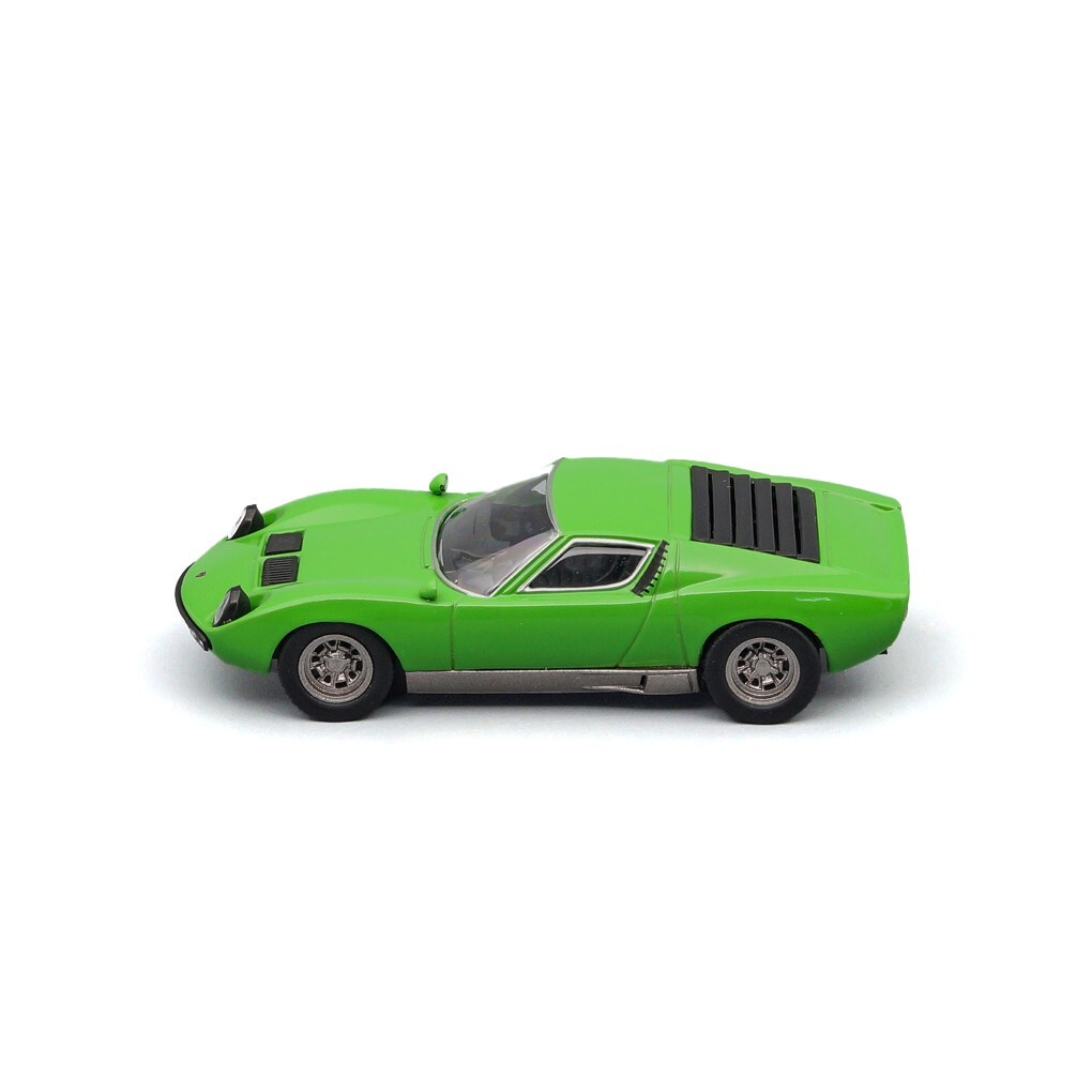 ミニカー1/18 箱ありLAMBORGHINI MIURA No.206 ミニカー1/18 箱ありLAMBORGHINI MIURA No.206