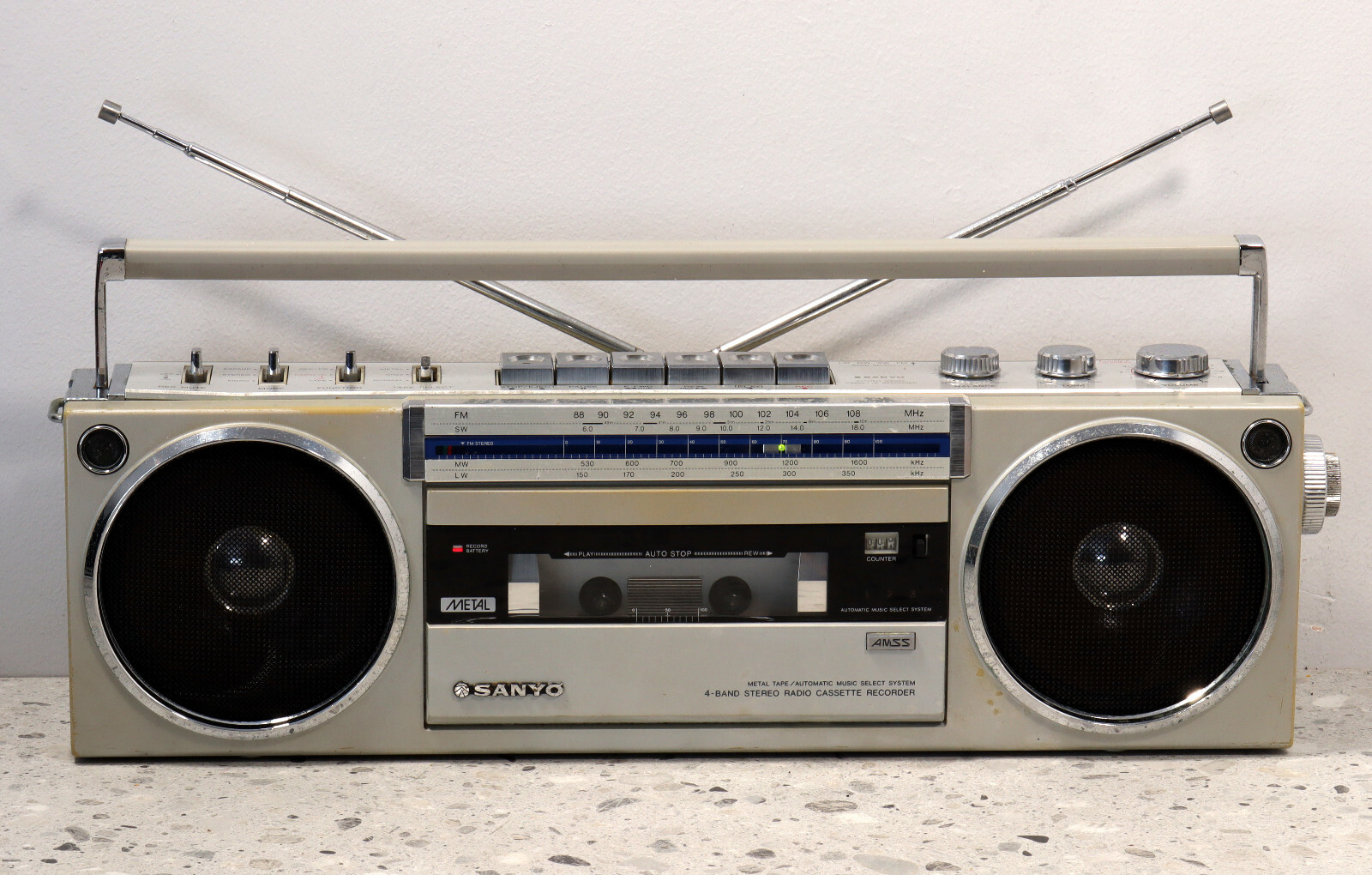 1982年製　サンヨー wmr-d6　大型　ダブル　ラジカセ　整備済 1982年製サンヨー wmr-d6大型ダブルラジカセ整備済（Amazon.co
