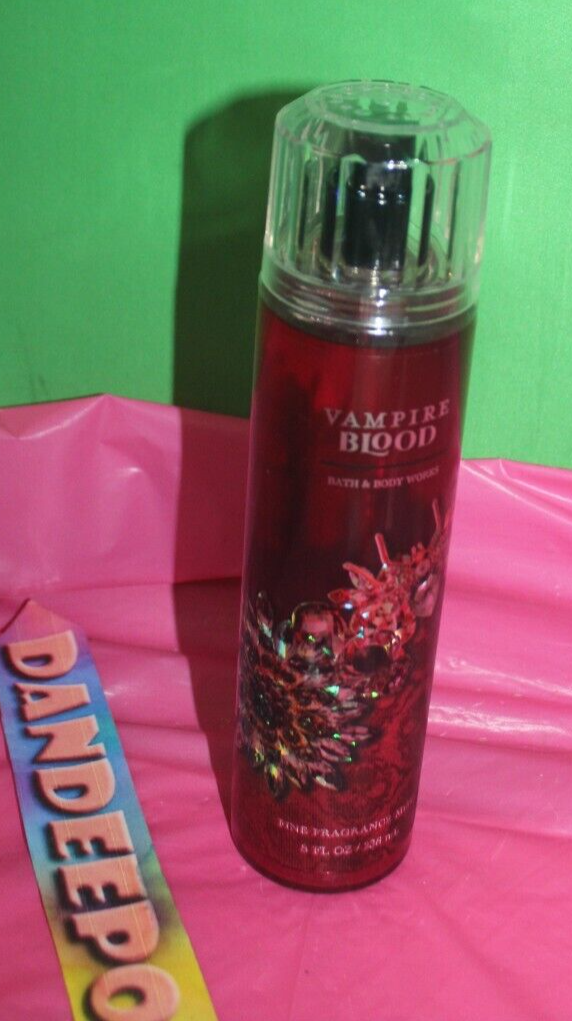 【Vampire blood】フレグランスミスト Bath&bodyworks Bath & Body Works Vampire Blood Fragrance Mist, 8 fl oz, Red