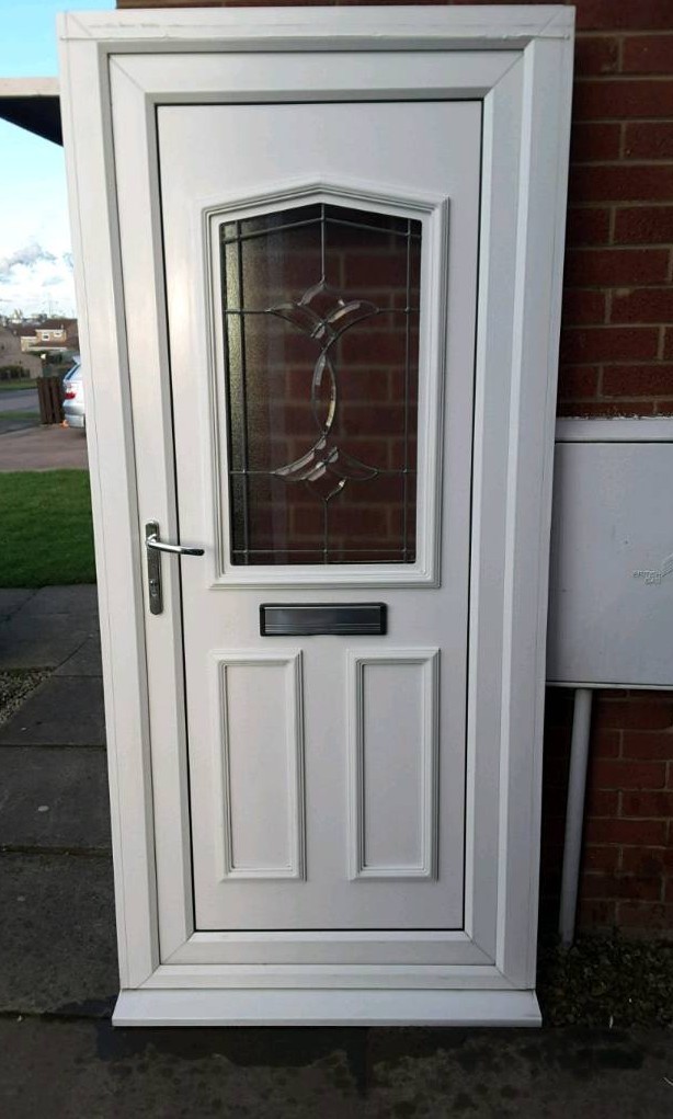 UPVC Glazed External Front Door & frame (white) with keys in