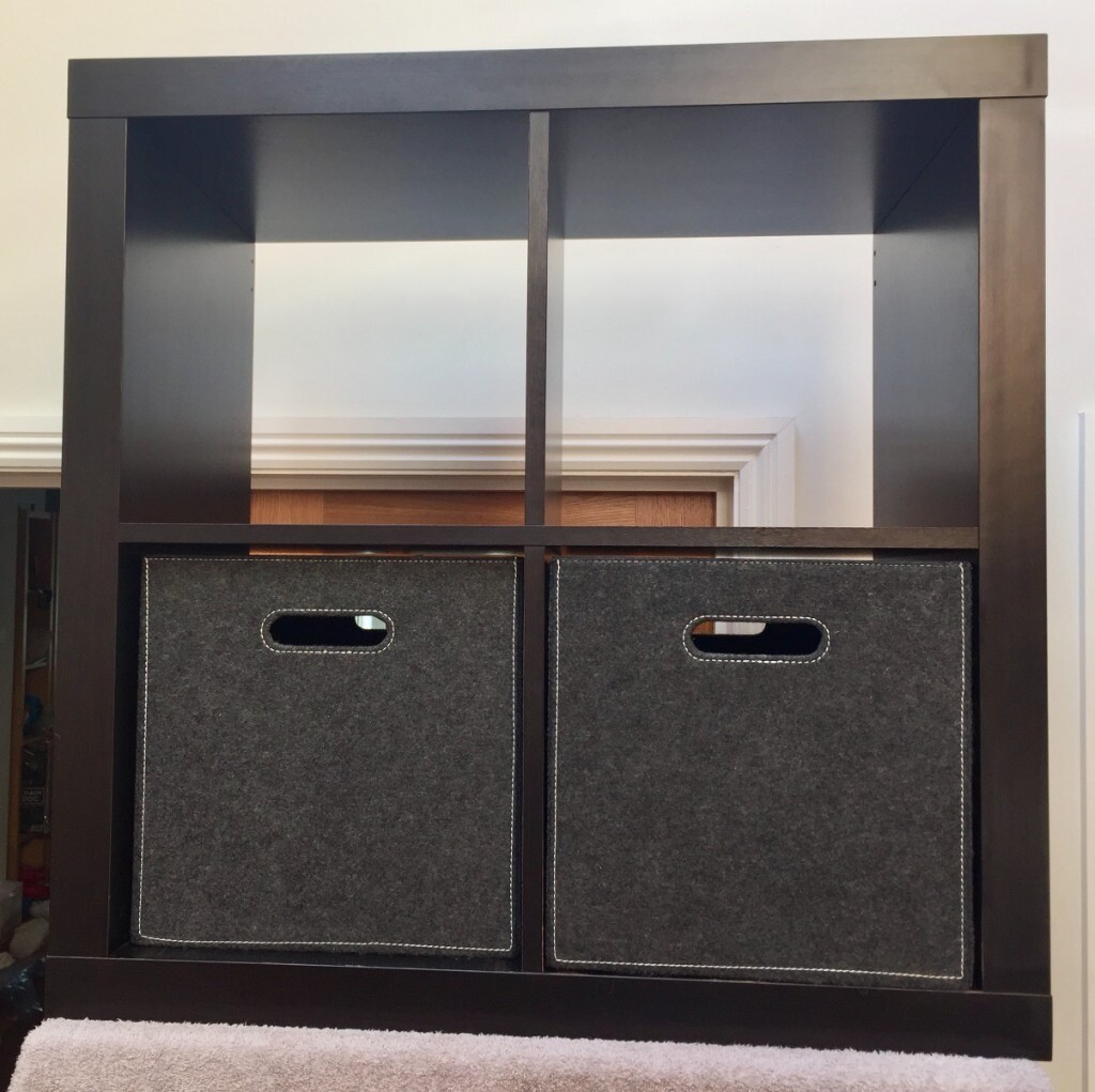 IKEA KALLAX BLACKBROWN 2 X 2 CUBE SHELVING UNIT WITH TWO GREY BLÄDDRA