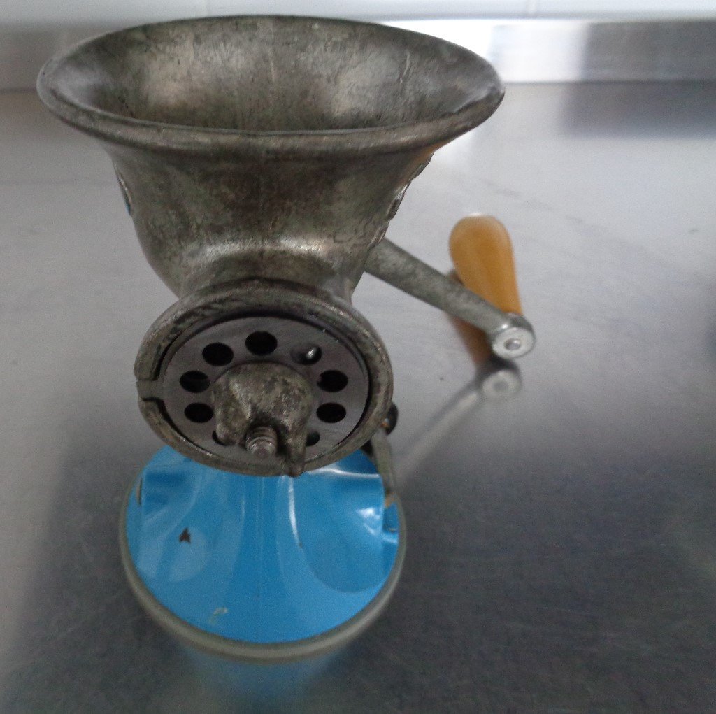Vintage Spong 601 Meat Mincer Retro Kitchenalia Collectable Practical