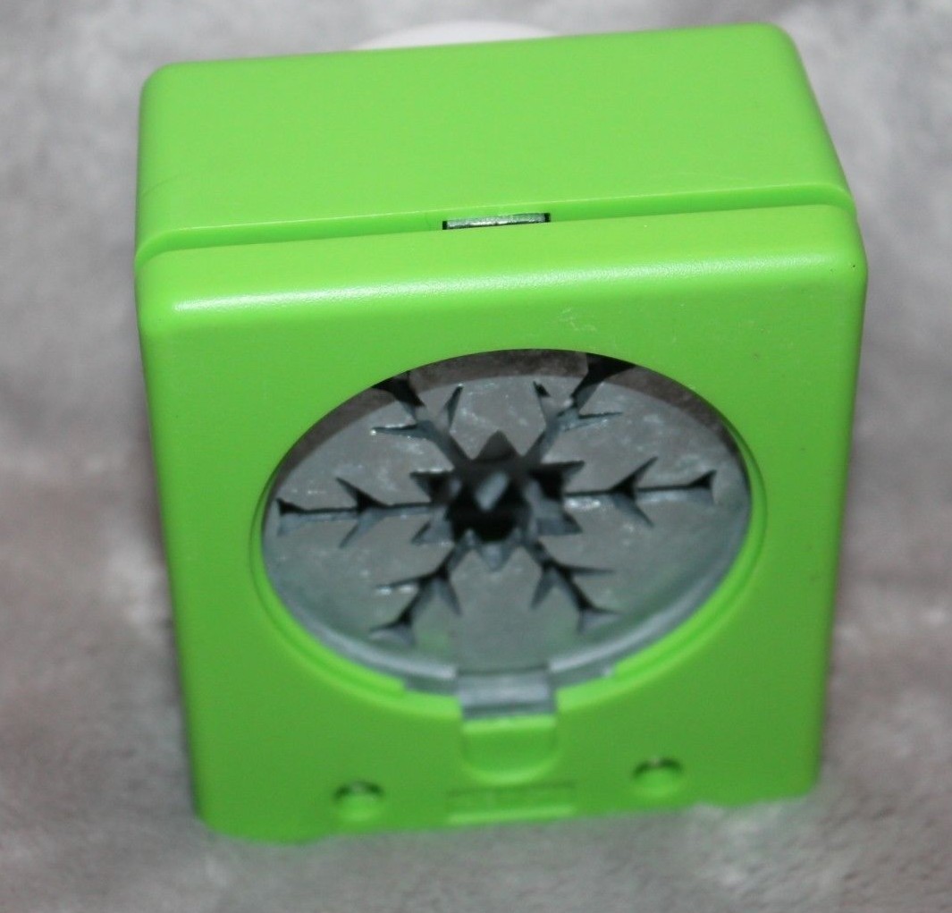 LARGE CHRISTMAS PAPER PUNCH THE PAPER STUDIO