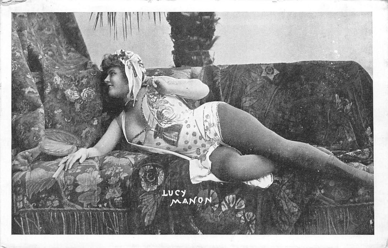 Ref 138g011 Carte Postale Actrice Lucy Manon En Petite Tenue Erotique