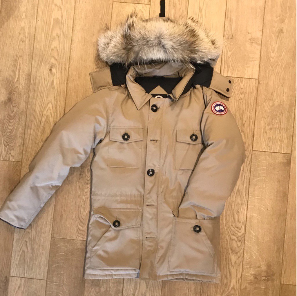 Arctic Expedition Canada Goose Jacket Size M - fits larger | in Canary