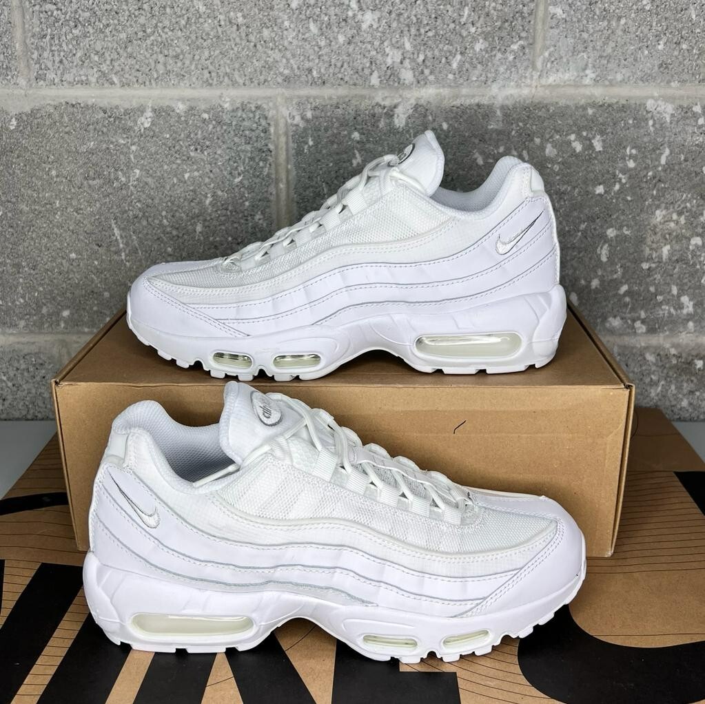 日本未入荷!1Women's AIR MAX 95☆White llic Silver Sneak Peek: Nike Air Max 95 â€œWhite Metallicâ