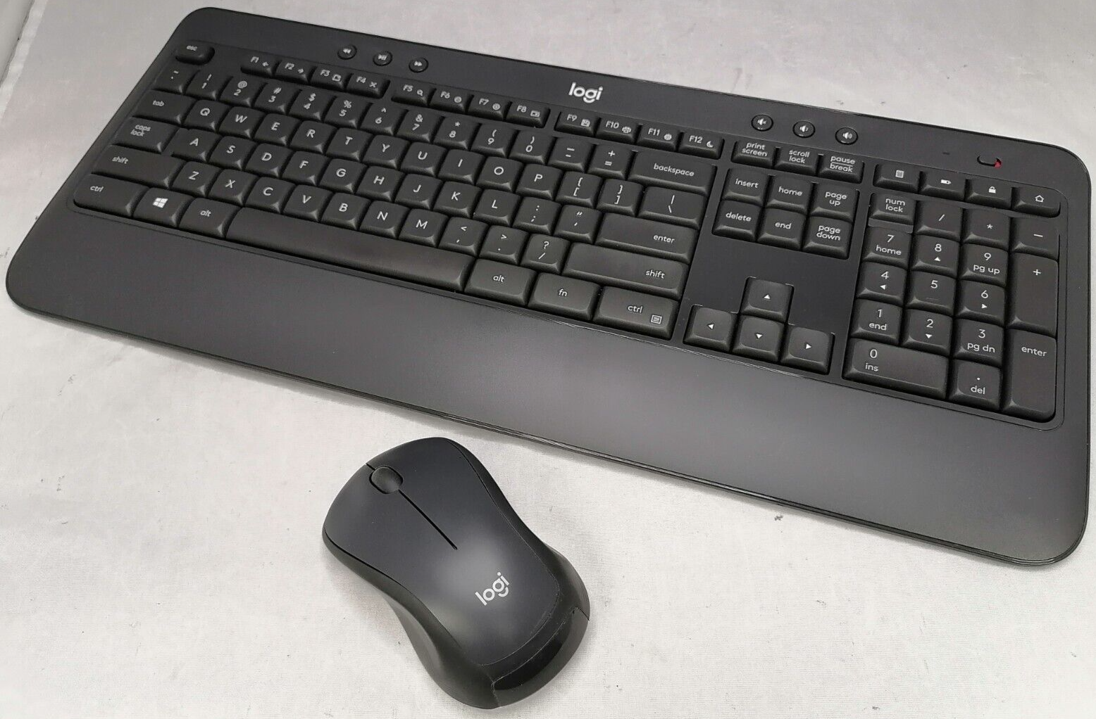 Logitech MK540 ワイヤレスキーボードとマウスセット　6個 Amazon.com: Logitech MK540 Wireless Keyboard Mouse Combo