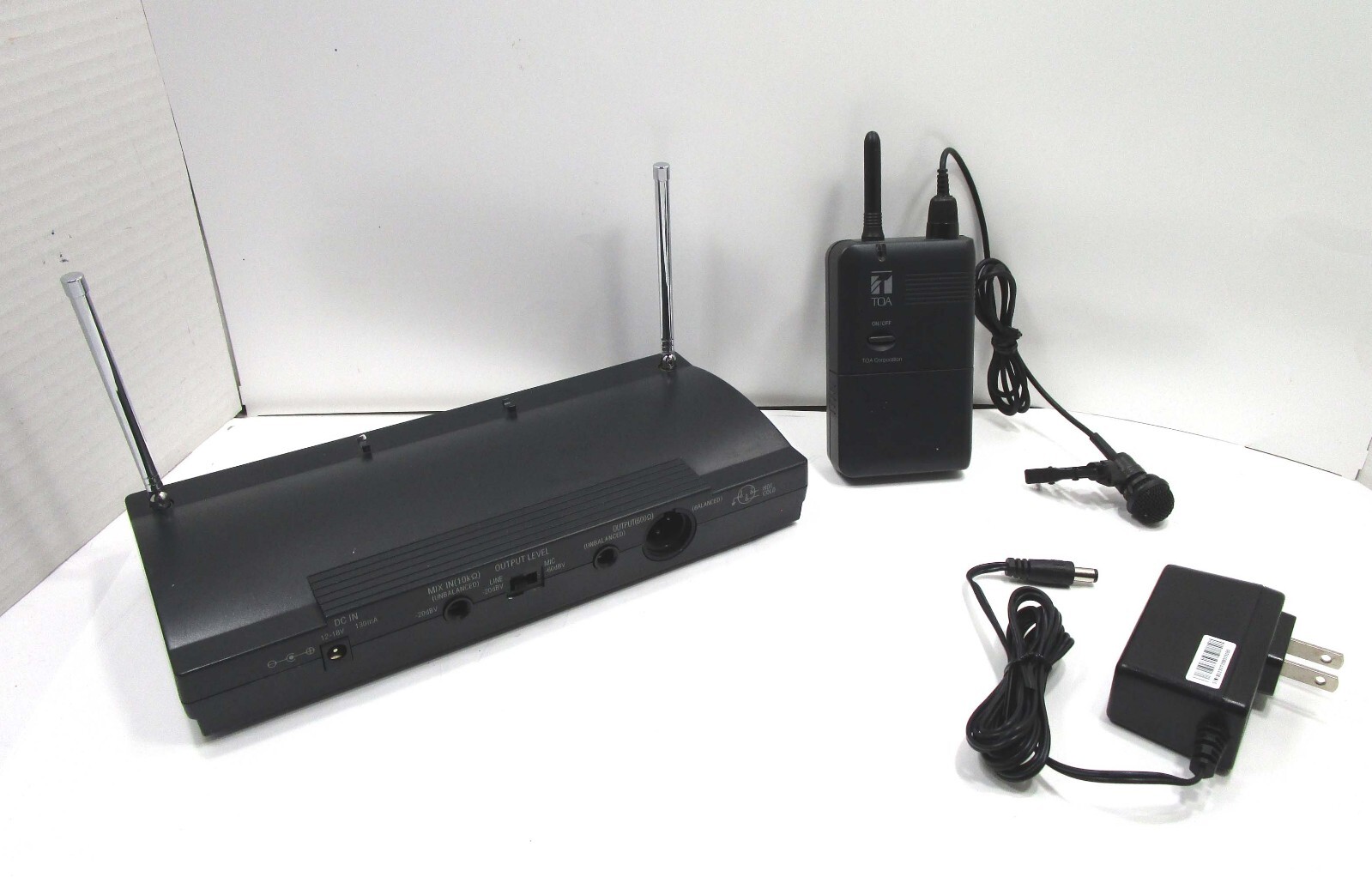 TOA WT-4810 Receiver & WM-4310 Bodypack Lavalier Wireless