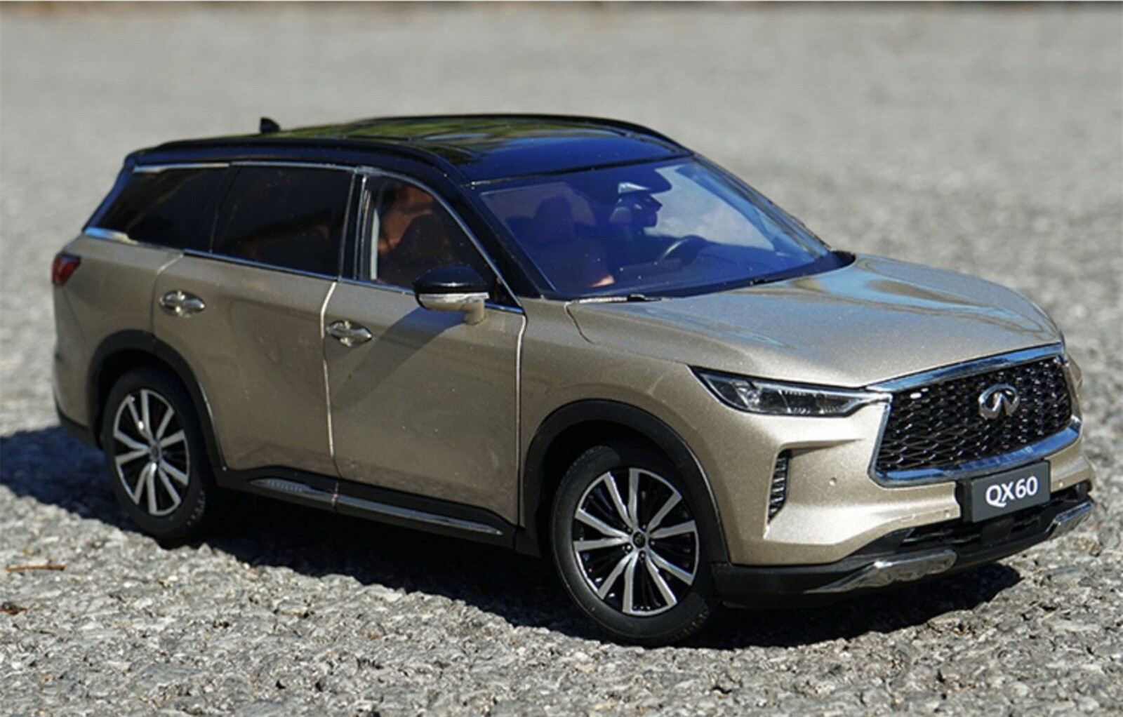 1/18 Scale Infiniti QX60 2022 SUV Diecast Car Model 1/18 Scale Infiniti QX60 2022 SUV Diecast Car Model