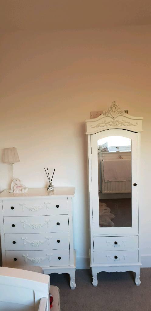 White Furniture Wardrobe Drawers In Kilmaurs East Ayrshire Gumtree