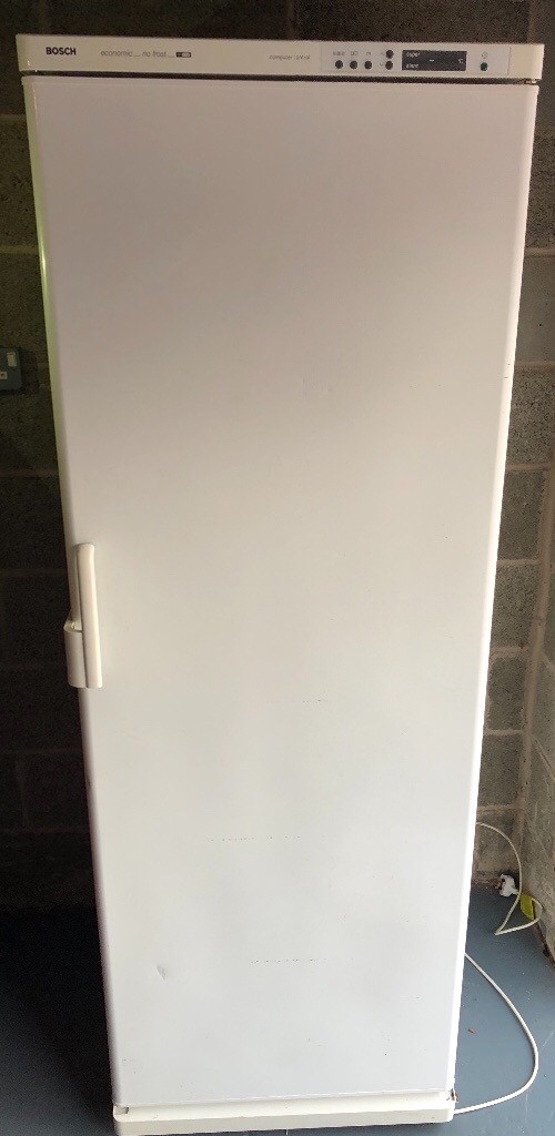 QUICK SELL BOSCH economic upright freezer in Newton Mearns, Glasgow