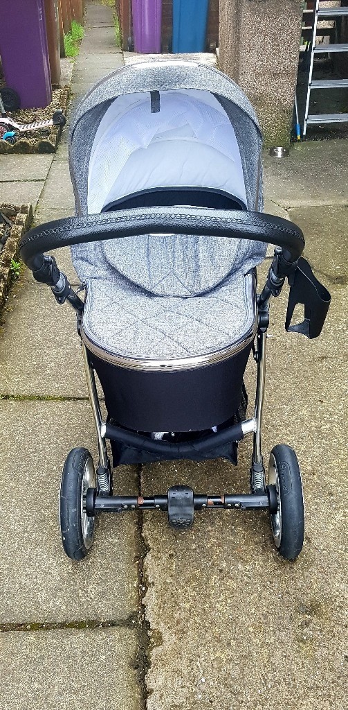 Venicci 3 in 1 travel system pram great condition in Newlands