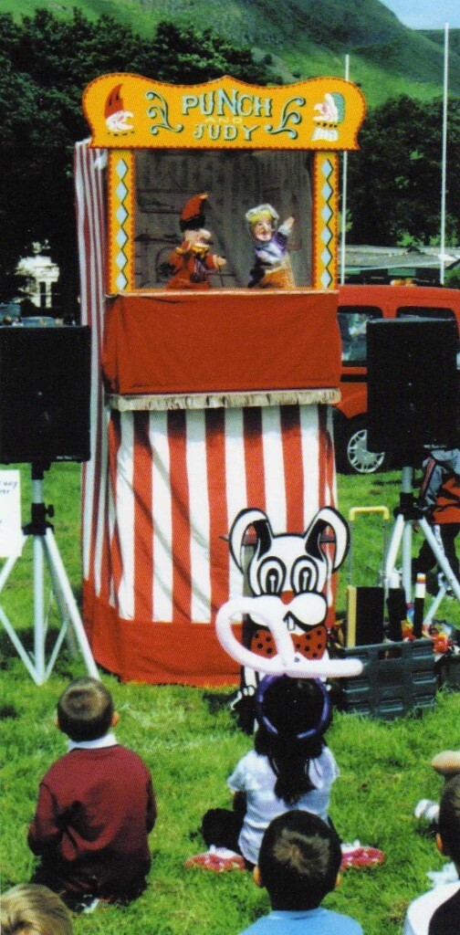 OUTDOOR PUNCH AND JUDY PUPPET BOOTH in Hawick, Scottish Borders Gumtree