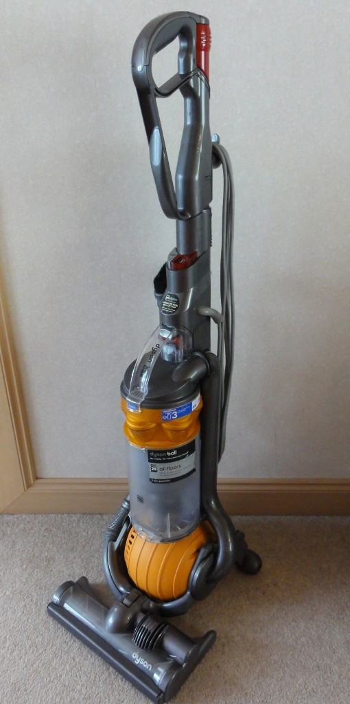 DYSON DC25 All Floors vacuum cleaner excellent condition in