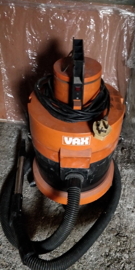 Vax 2000 hoover wet and dry orange used in Hayes, London Gumtree