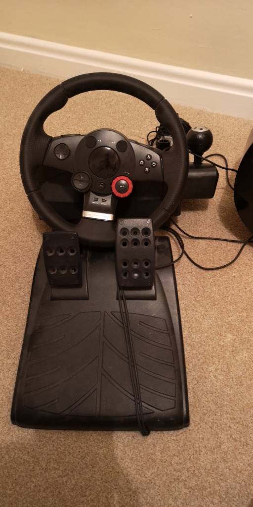 gaming steering wheel and pedals in Thornaby