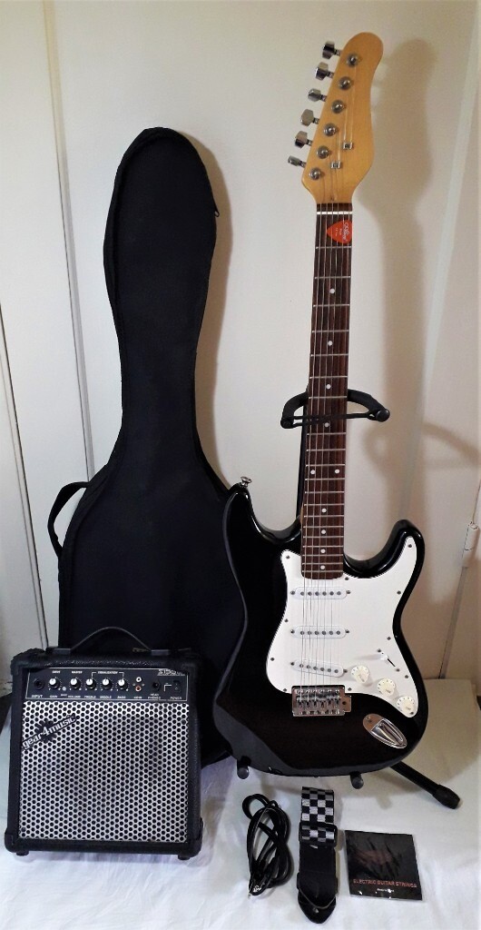 ELECTRIC GUITAR & PRACTICE AMP FENDER STRATOCASTER COPY + GEAR4MUSIC