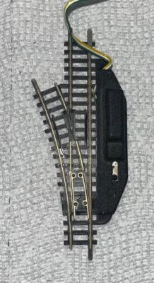 N Scale Minitrix code 80 remote control LH turnout loose