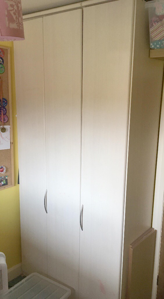 Nolte Mobel Horizont 4000 Wardrobe Free In Hasland