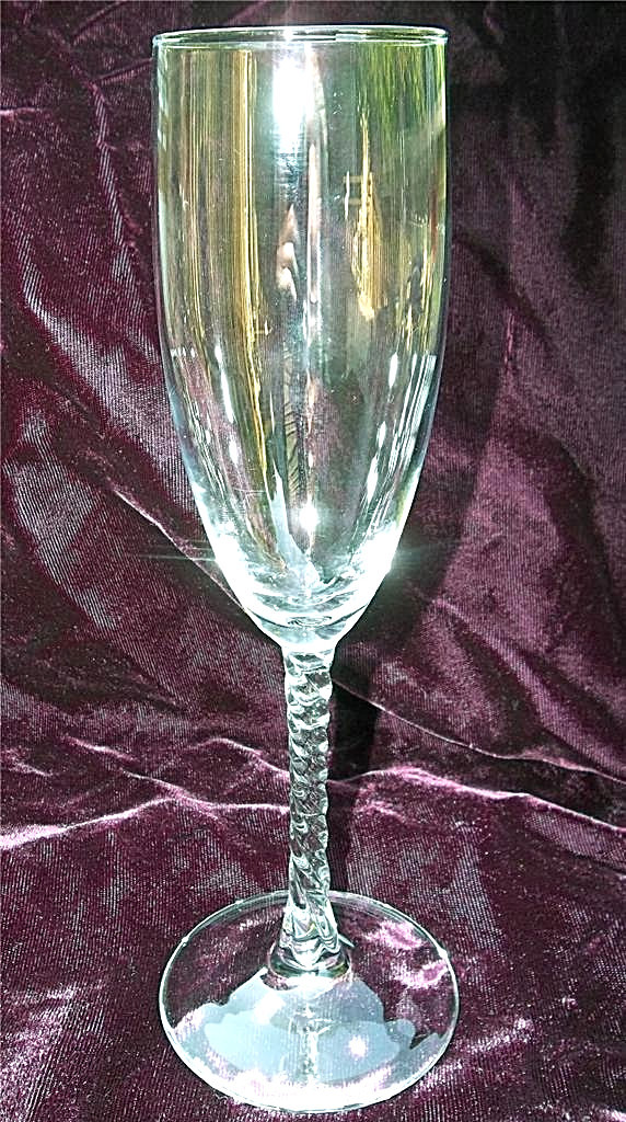 4 Gorgeous Clear Champagne Glasses with a Twisted Stem