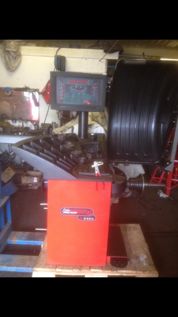 Snap on wheel balancer in Ascot, Berkshire Gumtree