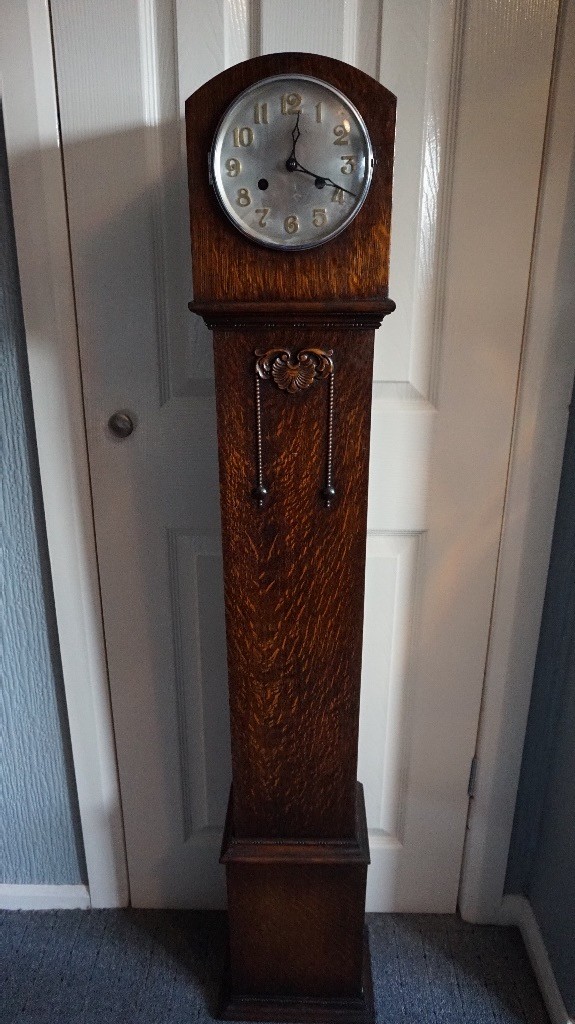 ANTIQUE GRANDMOTHER CLOCK / GRANDDAUGHTER CHIME CLOCK WITH KEY WORKING