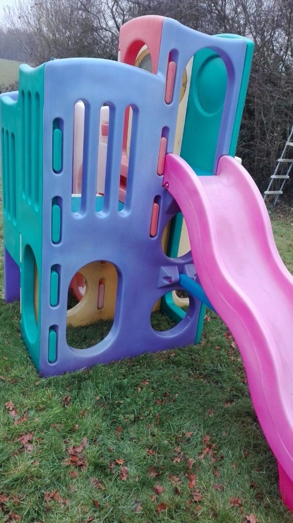 Little Tikes Tropical Playground Play Centre with slides (2). in
