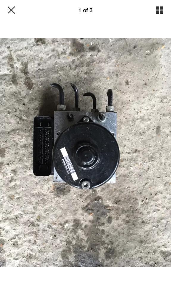 BMW 1 3 SERIES E87 E90 ABS PUMP DSC UNIT CONTROL UNIT in Havant